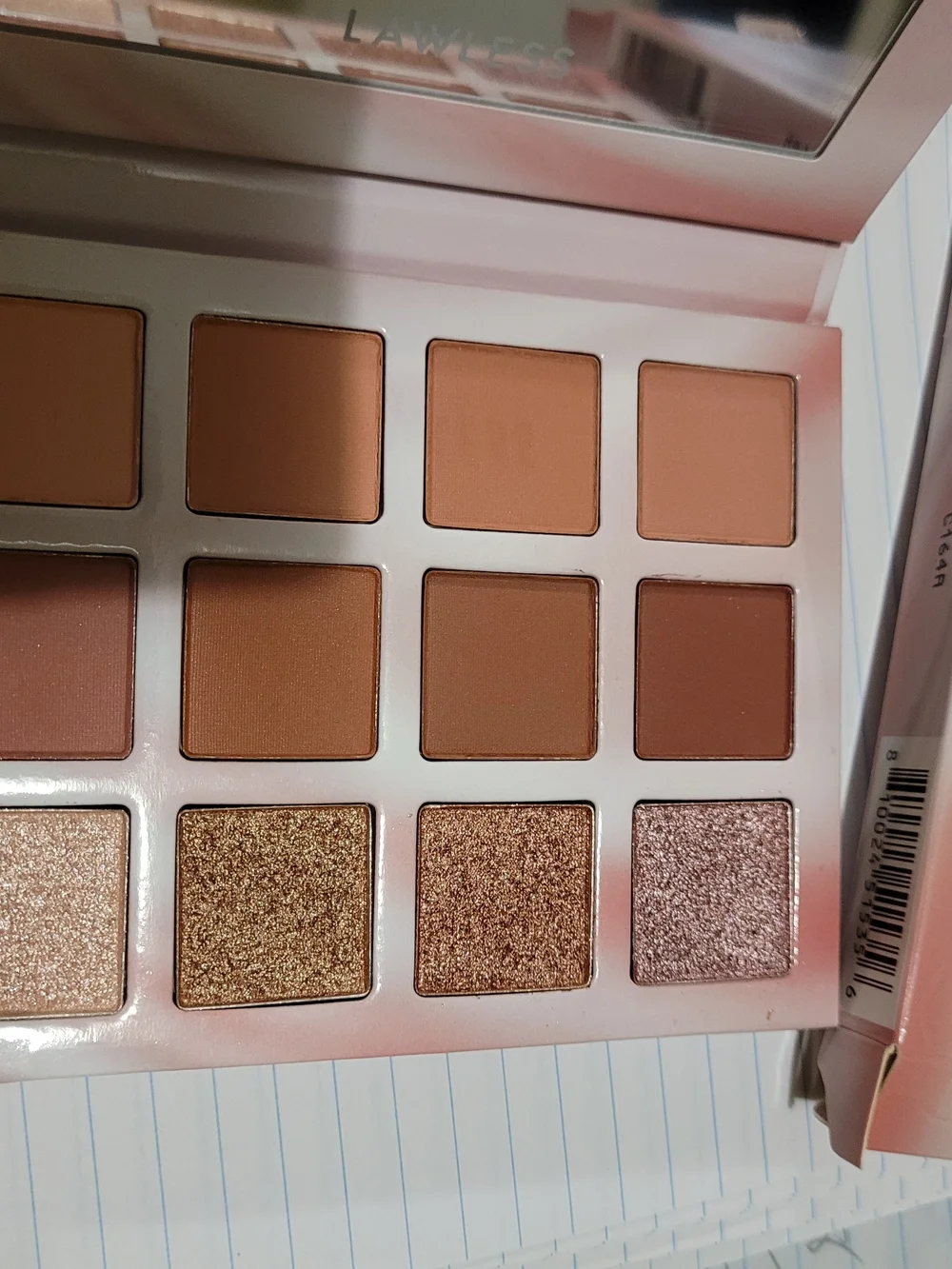 Lawless The Dreamy Daisy Eyeshadow Palette - Soft Pink Nude Shades